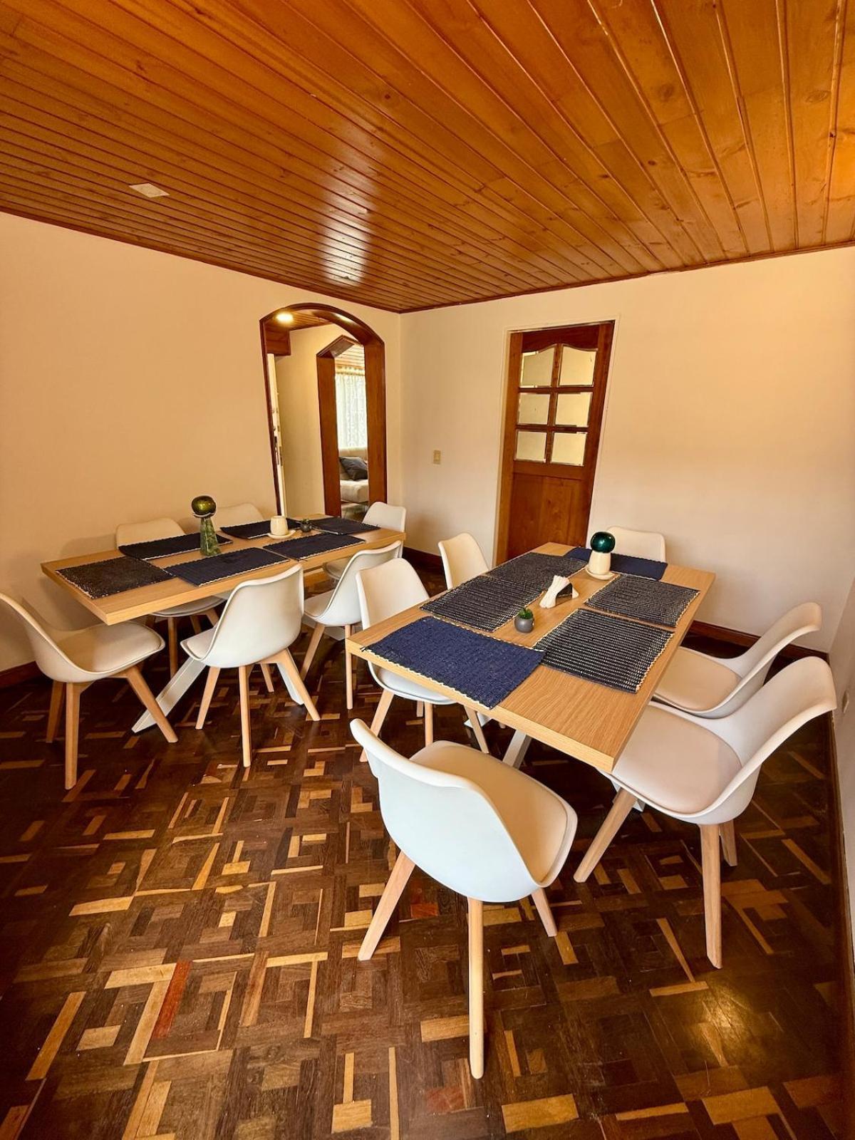 Jacuzzi Portobello Retreat, Trendy Artist House Villa *