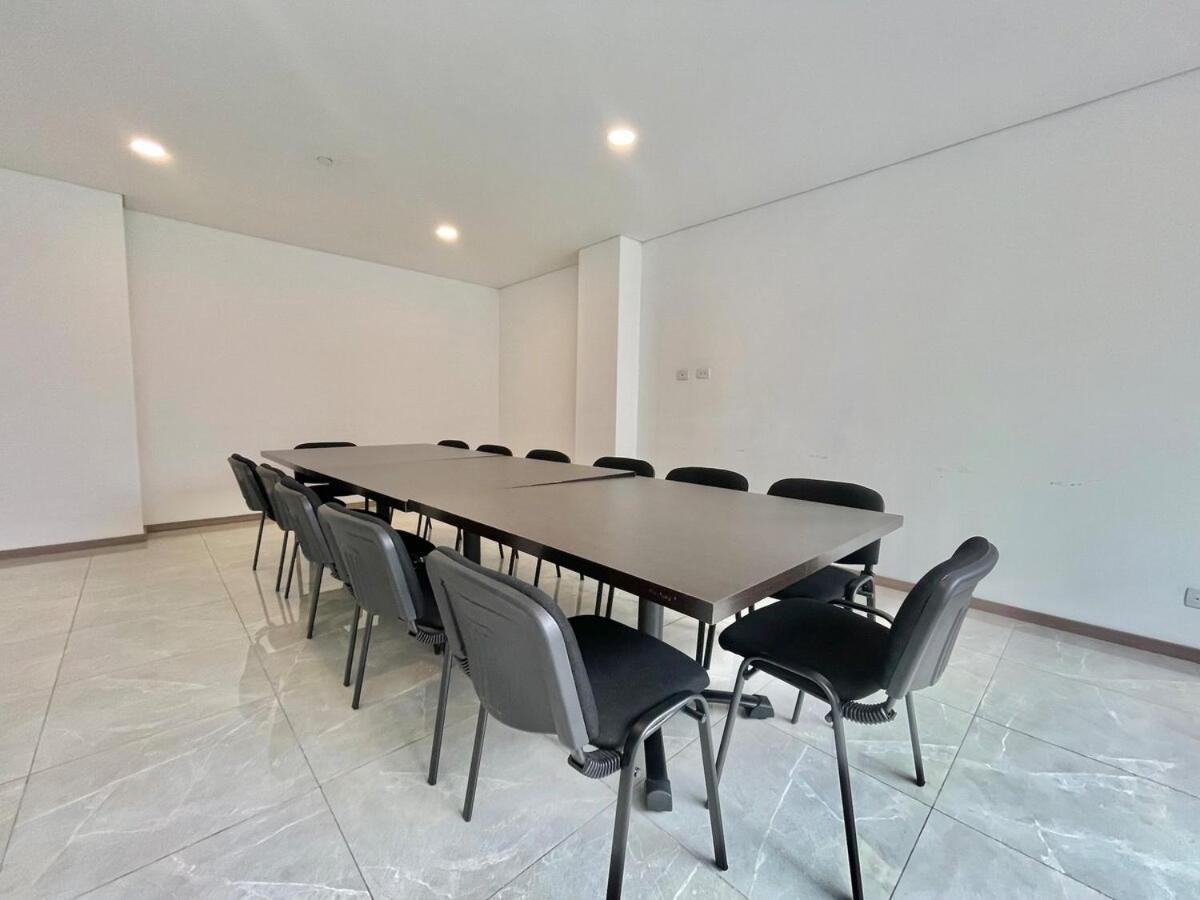 85 Street Fancy Elegant Double Acom Andino Bogota