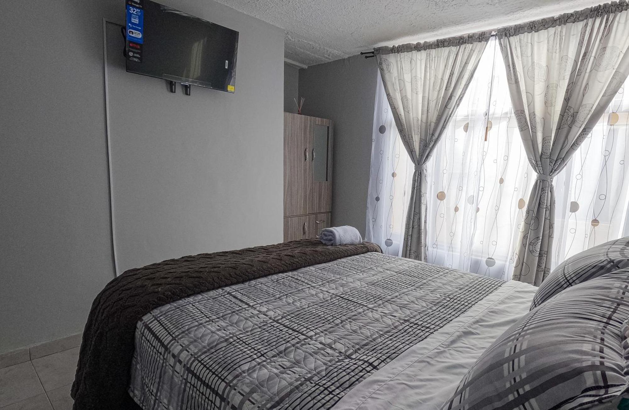 Privada En Kzona, Cerca Al Aeropuerto, Ideal Escalas Y Tramites * Bogota