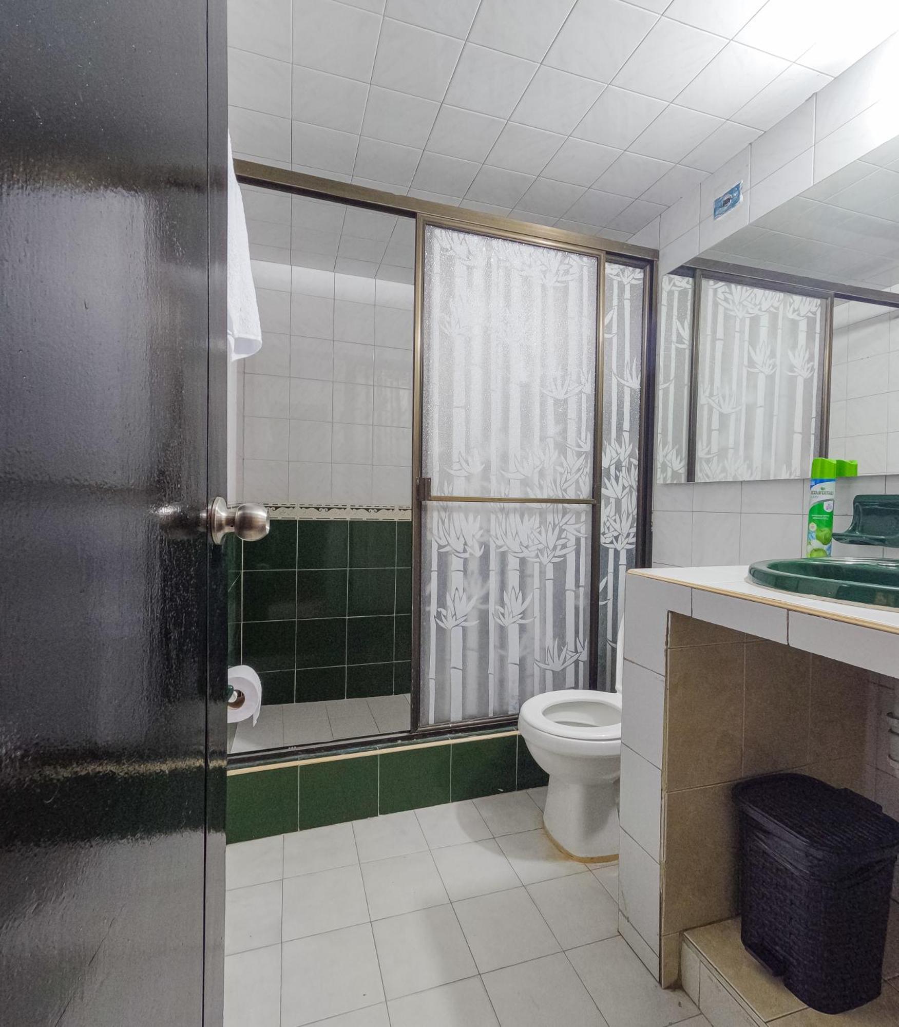 Capsule hotel Privada En Kzona, Cerca Al Aeropuerto, Ideal Escalas Y Tramites