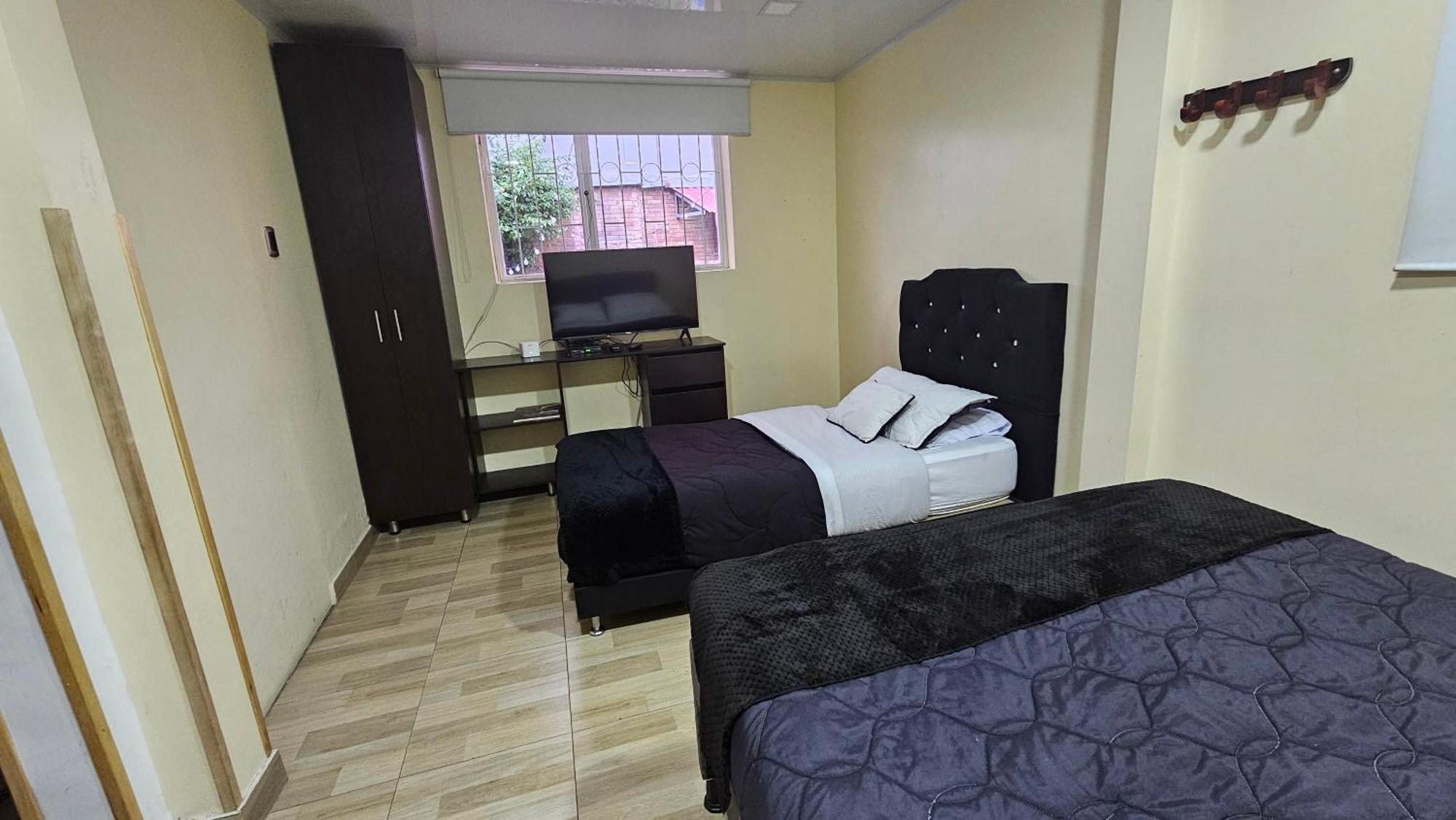 Roma House N- Campin Movistar Ministerios Simon Bolivar Casa de hóspedes Bogotá