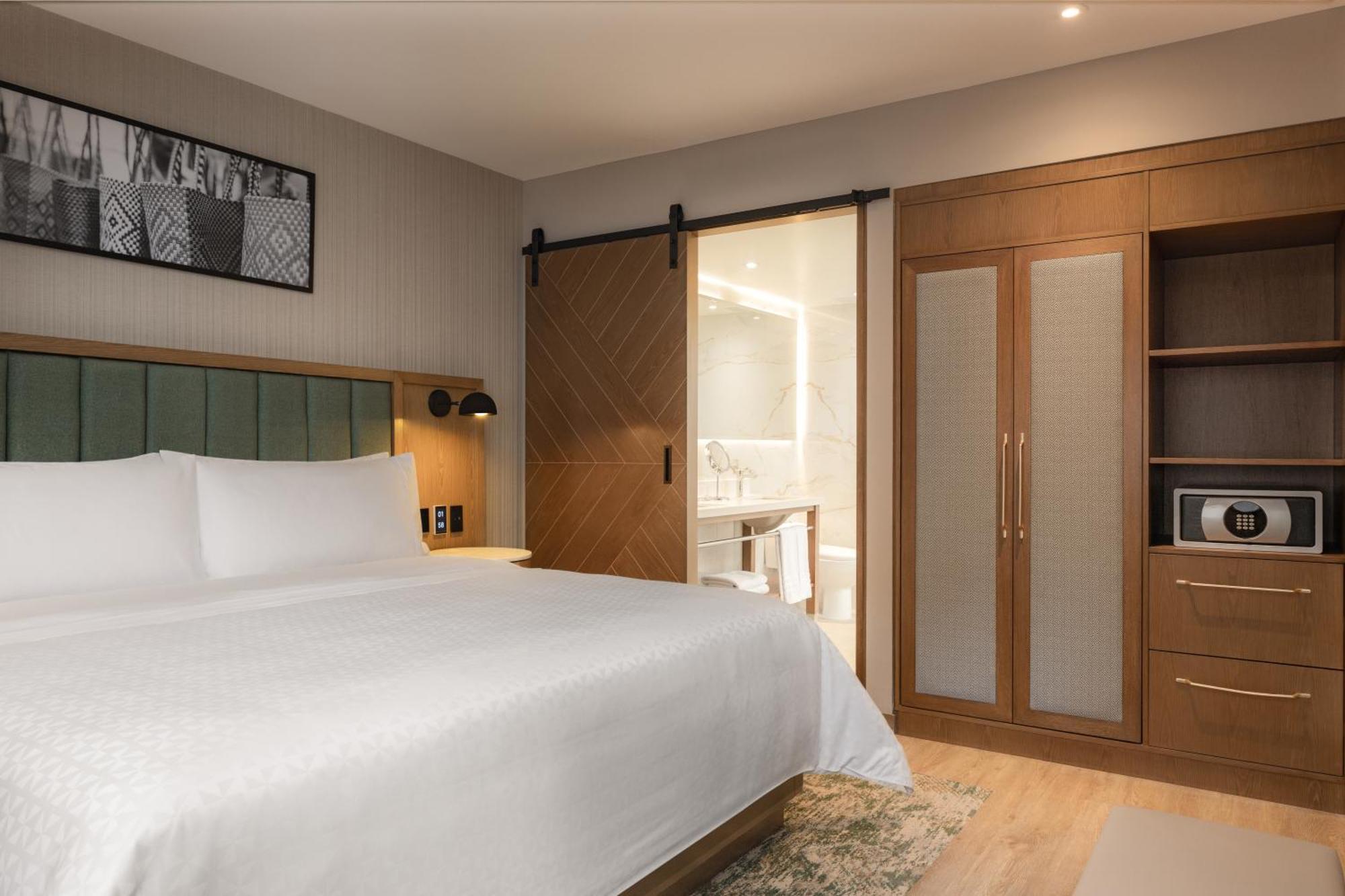 Four Points By Sheraton Tequendama, *