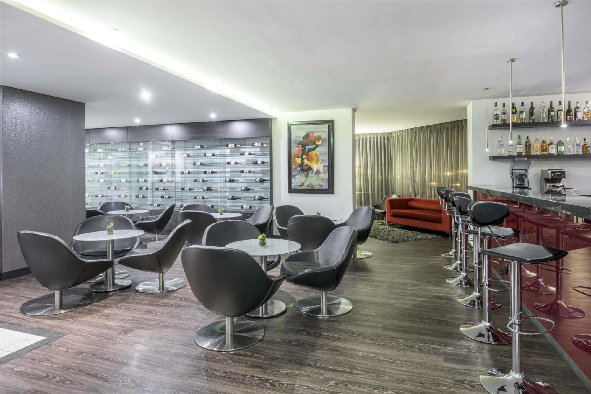 Hotel Nh Urban 26 Royal 4*