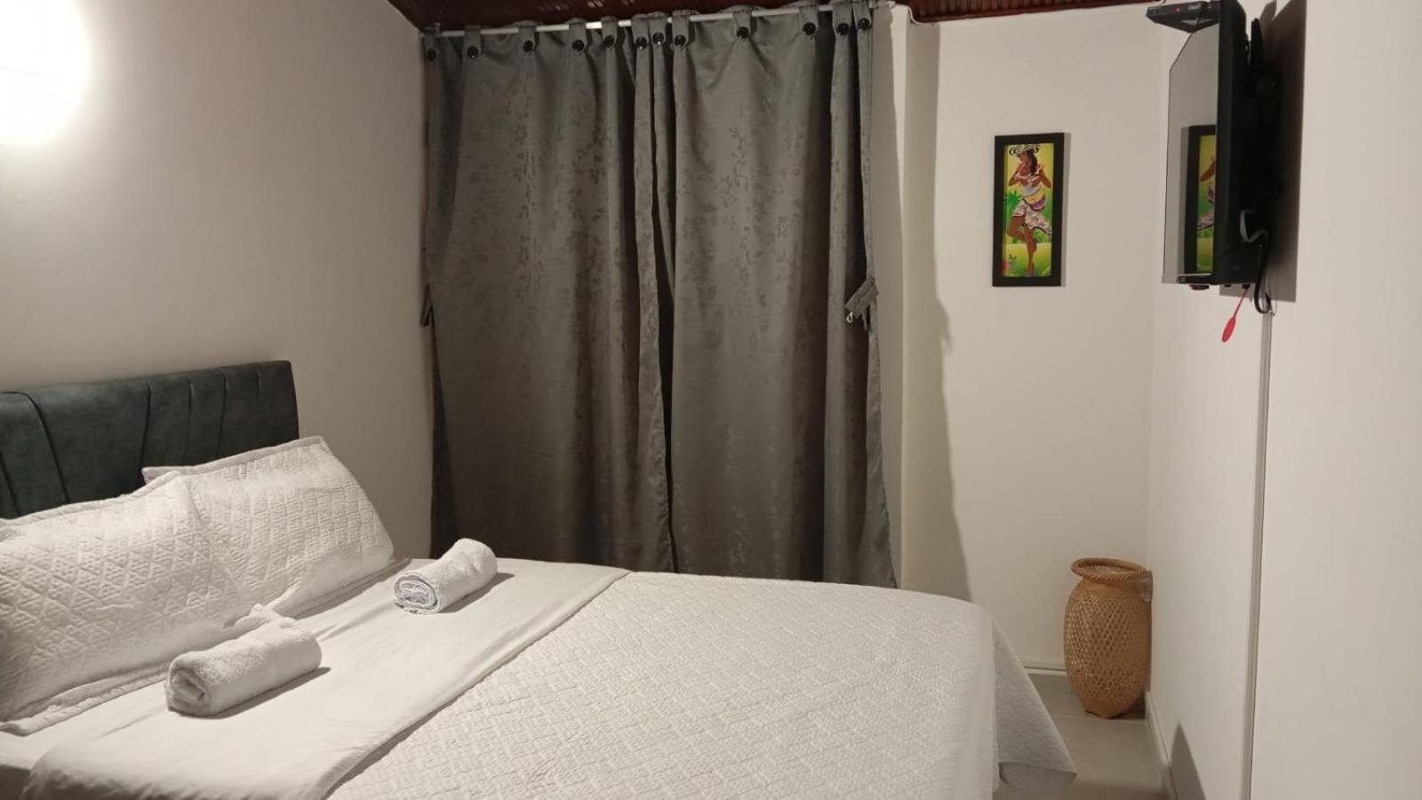 Casa Pontevedra - Cerca A La Clinica Shaio, Bogota