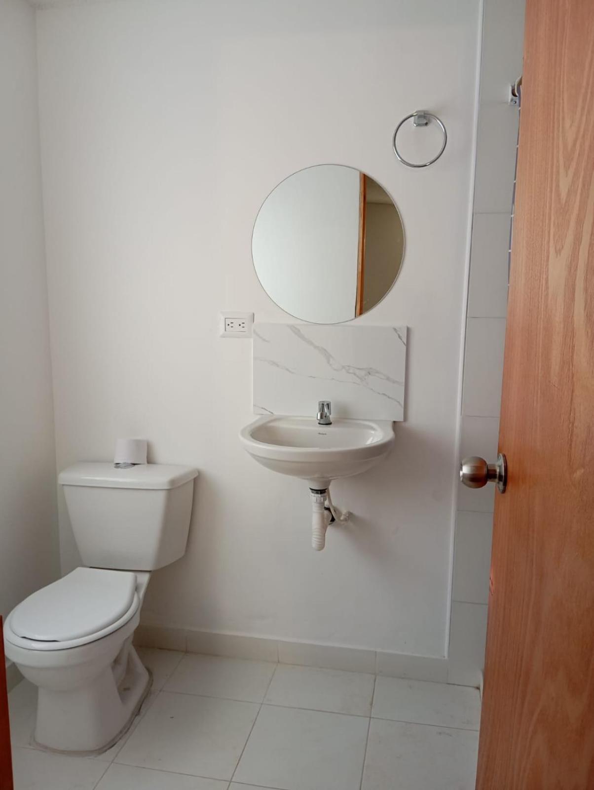 Casa Pontevedra - Cerca A La Clinica Shaio, Homestay