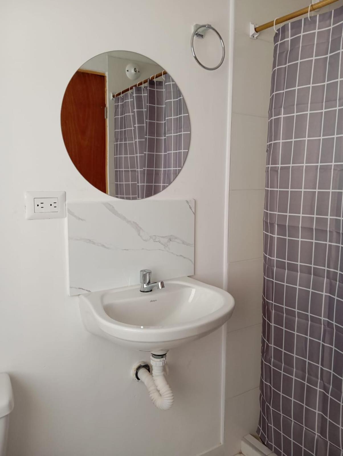 Casa Pontevedra - Cerca A La Clinica Shaio, Homestay