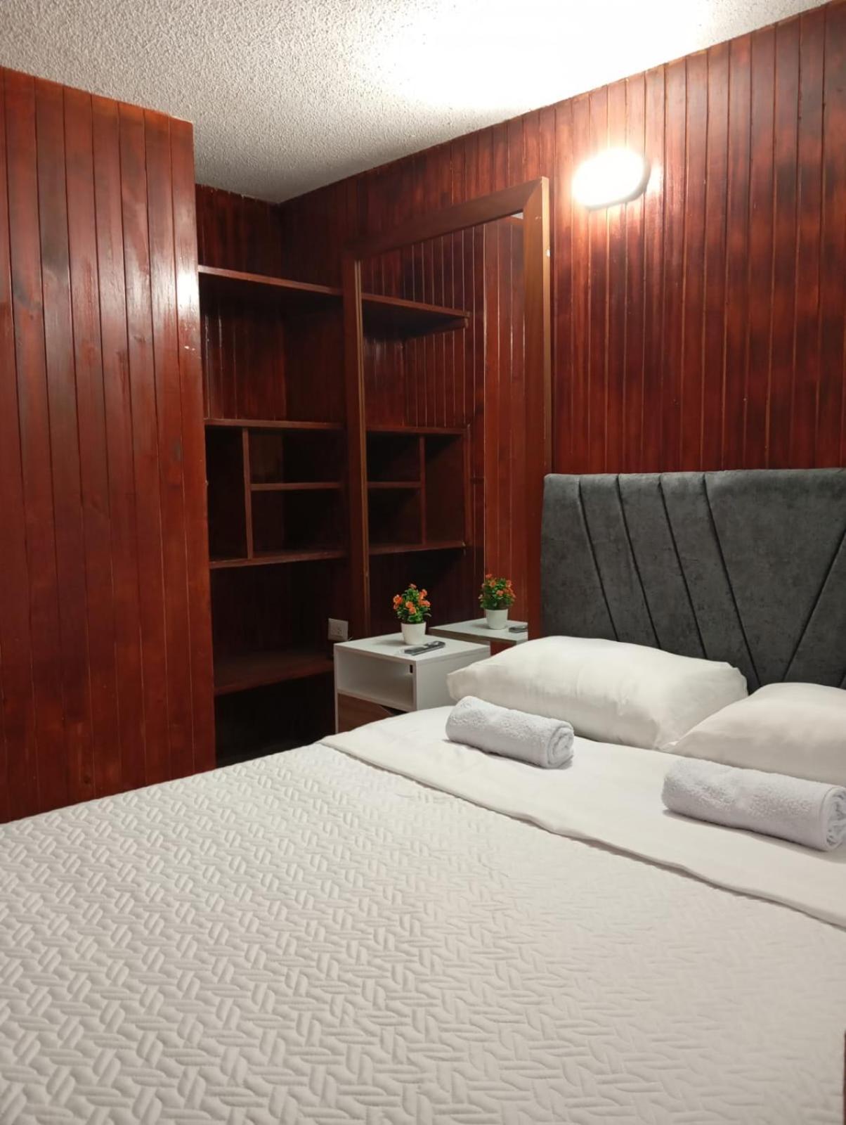 Casa Pontevedra - Cerca A La Clinica Shaio, * Bogota