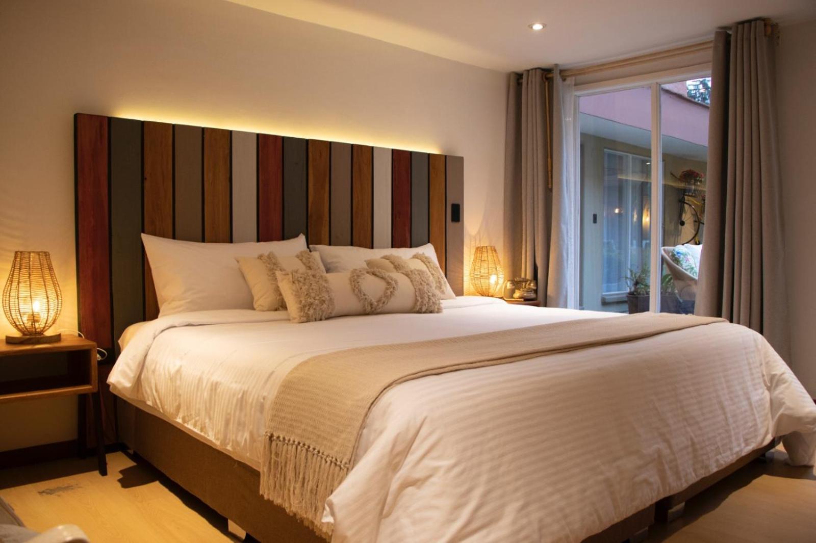 Hotel Marbore & Bogotá