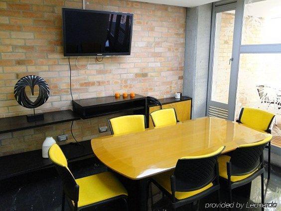 Aparthotel Estelar Aeropuerto 3*