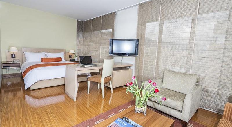 Cosmos 100 Executive Hotel