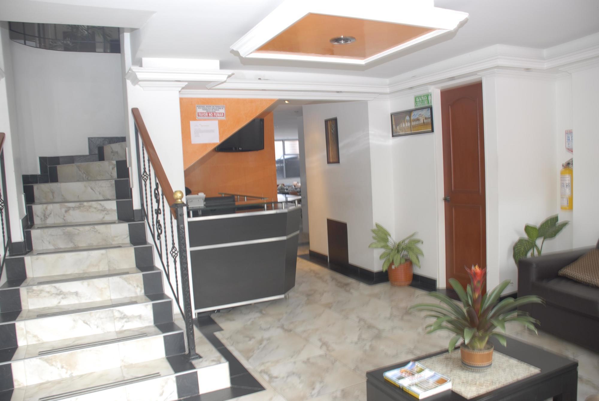 Hotel Real Estacion 3*