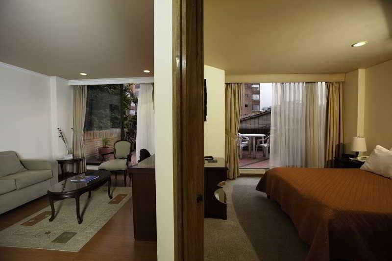 Travelers Fontana Plaza Aparthotel 4*