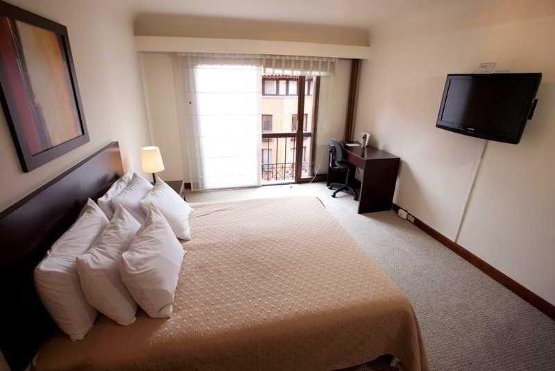Travelers Y Condominioplenitud 3* Bogota