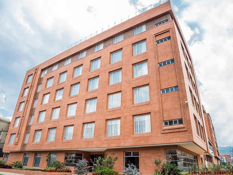 Apartamentos Plaza Suites Apartahotel