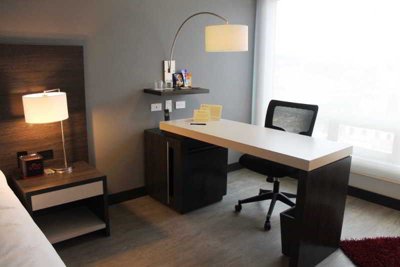 Nh Urban 26 Royal Hotel Bogota