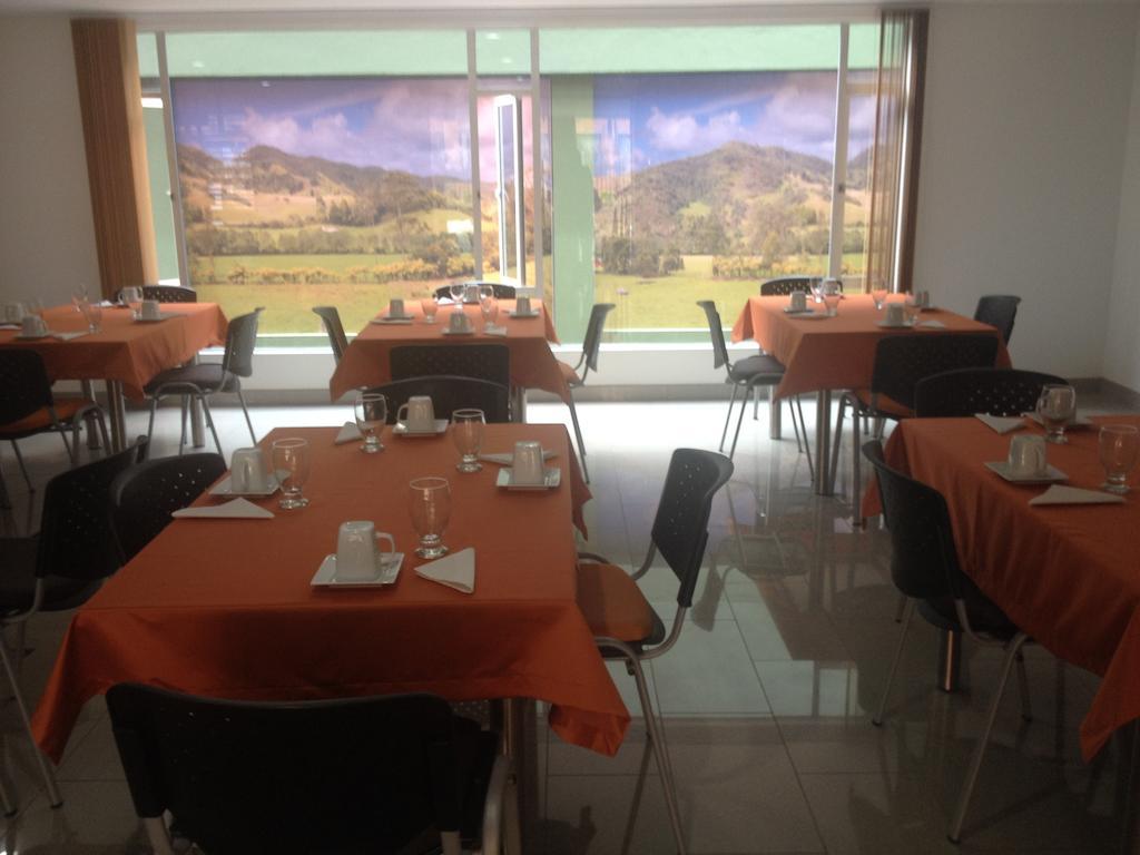 Hotel Castellana 100 3*