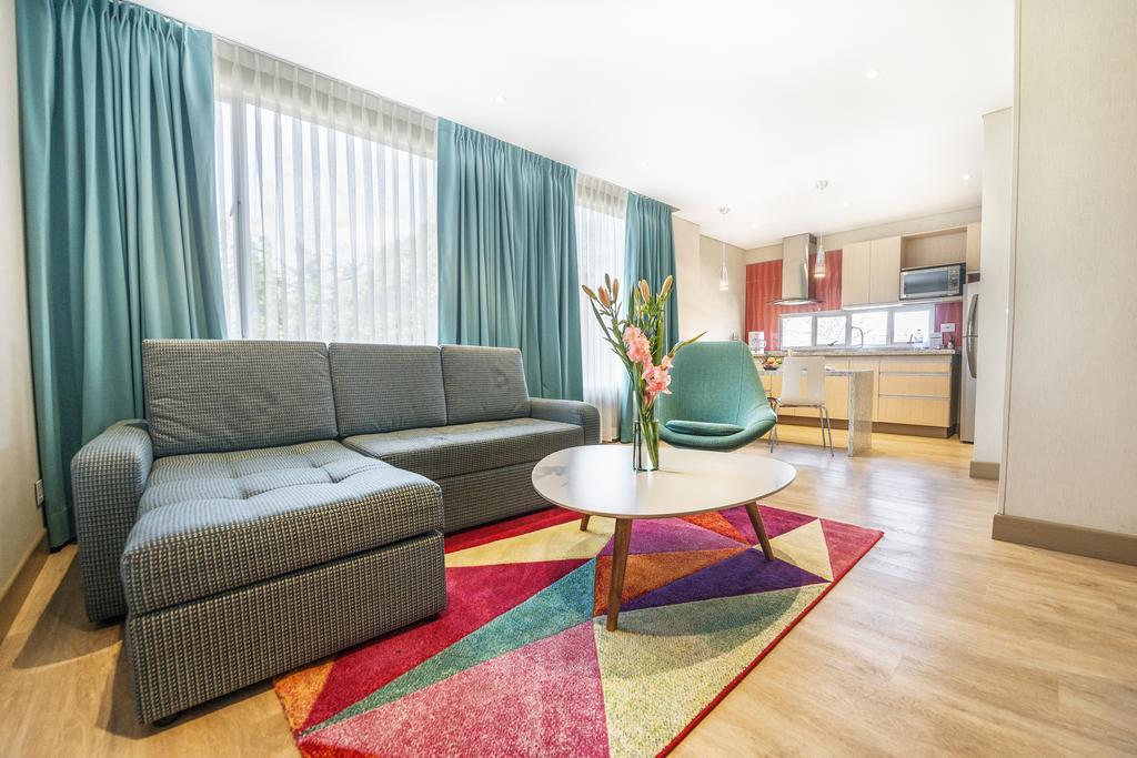 Apartamentos Plaza Suites Apartahotel 4*