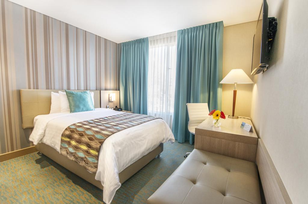 Apartahotel Apartamentos Plaza Suites