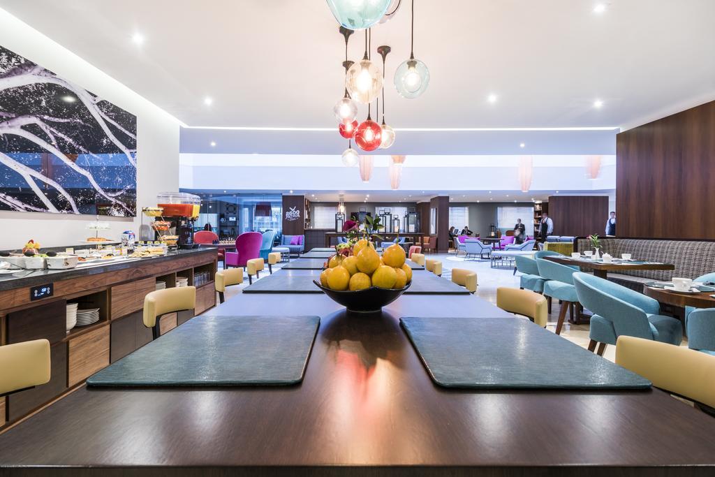 Cosmos 100 Executive Hotel 4*