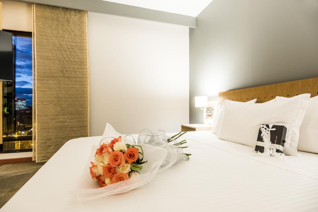 Hotel Cosmos 100 Executive 4*