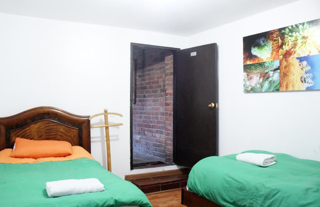 La Pinta Hostel *