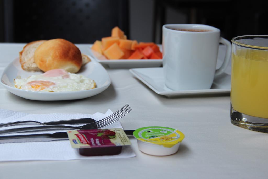 Hotel Castellana 100 3*