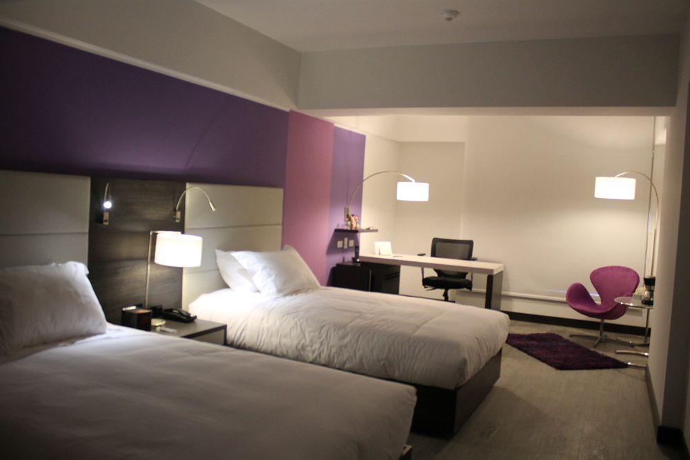 Hotel Nh Urban 26 Royal 4*