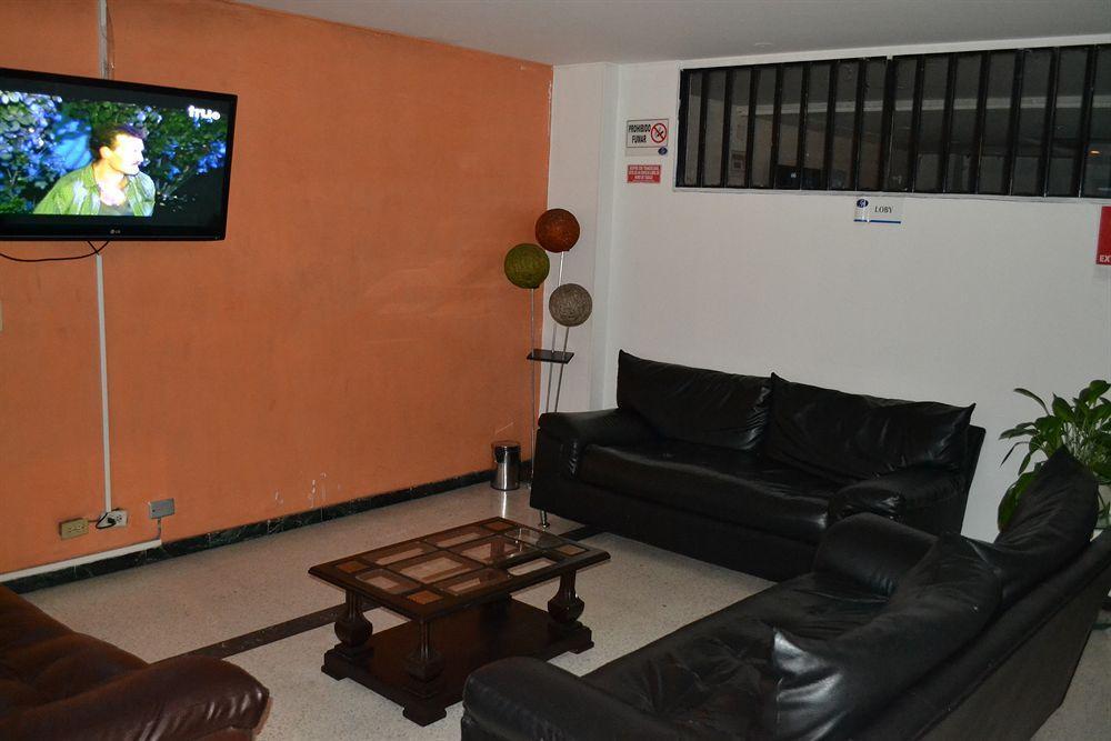 Hotel Elegant Suite Hotel 2*