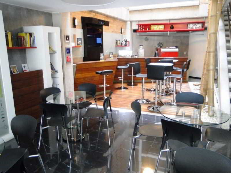 Aparthotel Estelar Aeropuerto 3*