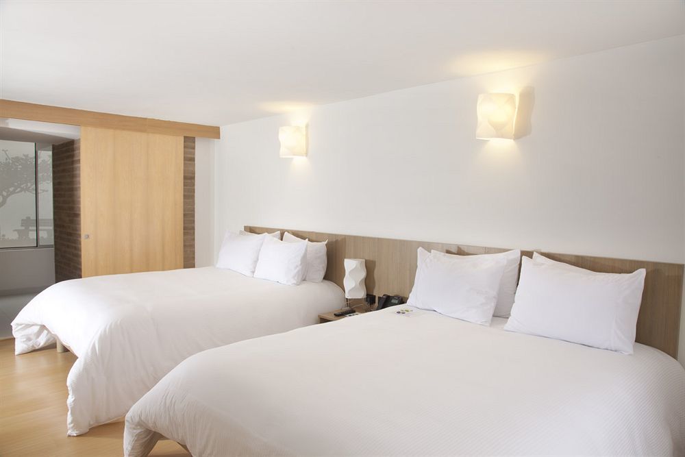 Viaggio Teleport Hotel