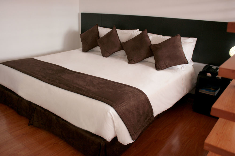 Regency La Feria Hotel 3*