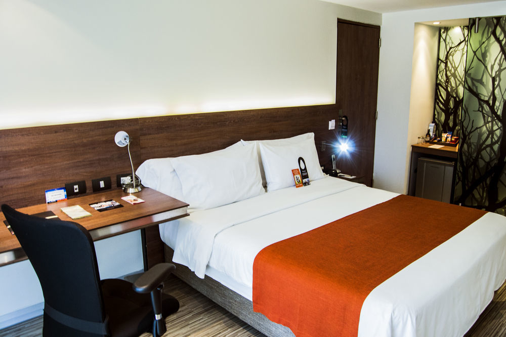 Shg 100 Design 4* Bogota