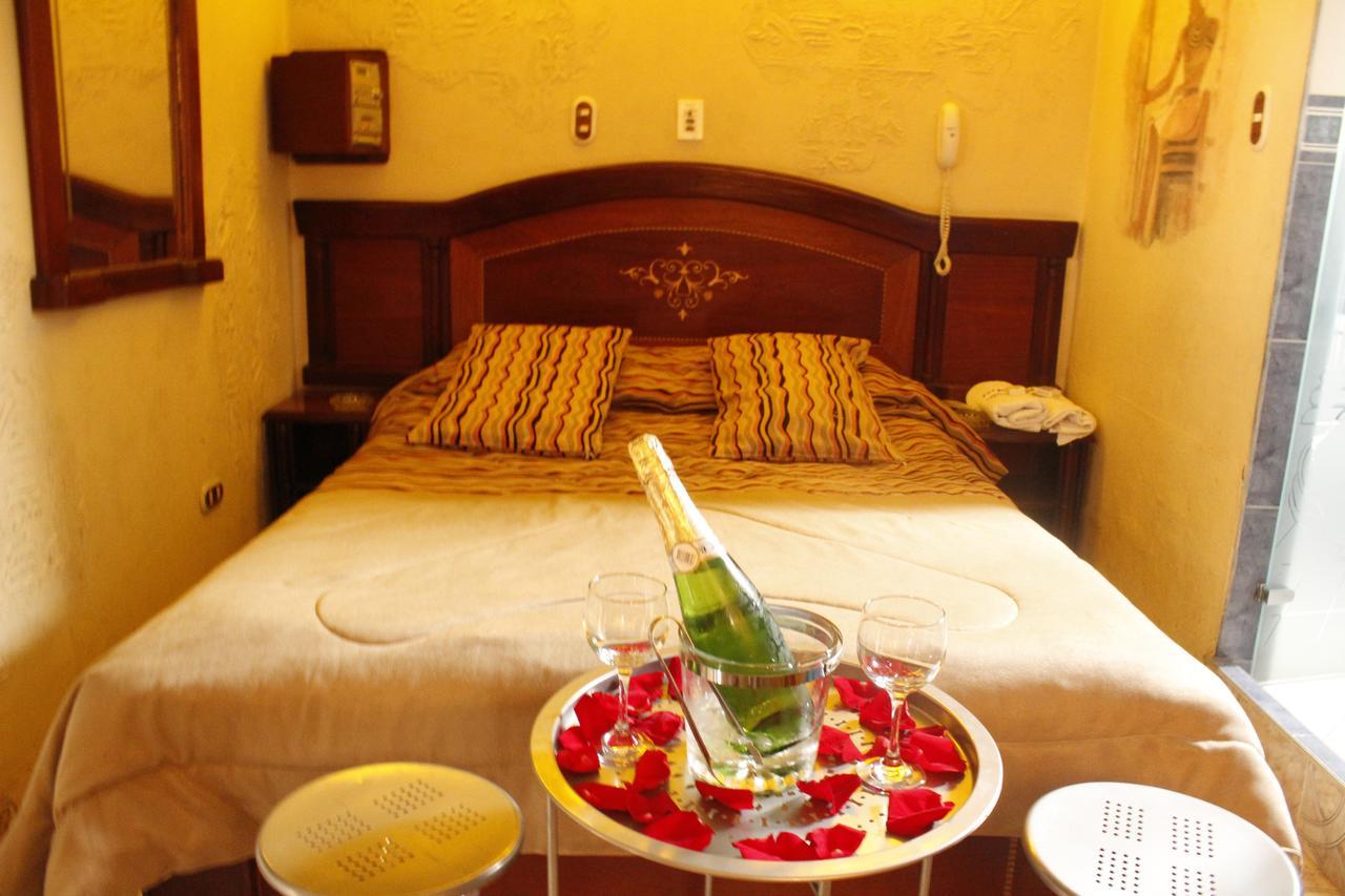 Motel Piramides De Cristal