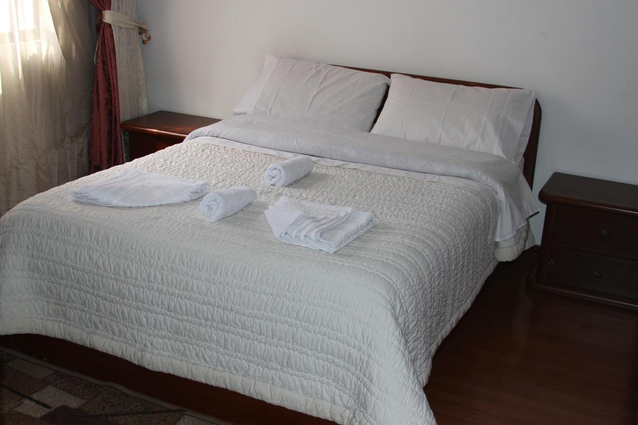 D'lujo Bed & Breakfast