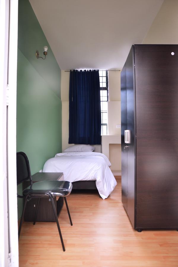 La Quinta Hostel *