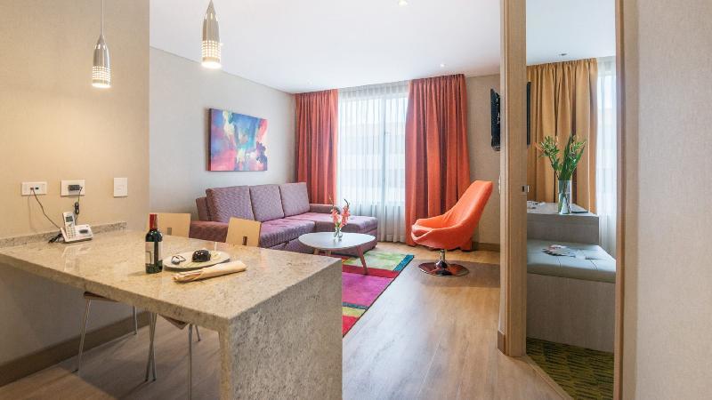 Apartamentos Plaza Suites Apartahotel