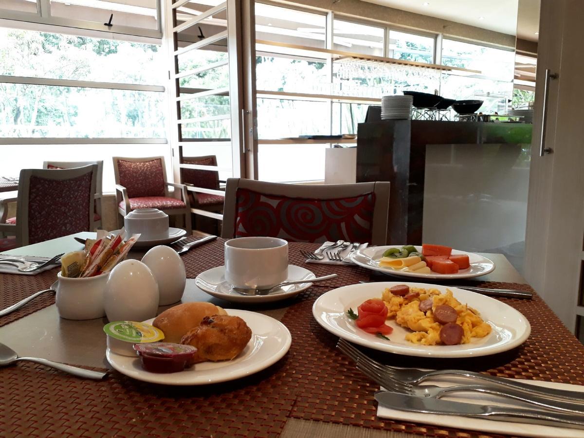Apartamentos Plaza Suites