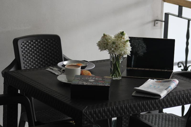 Hotel Elegant Suite 2*