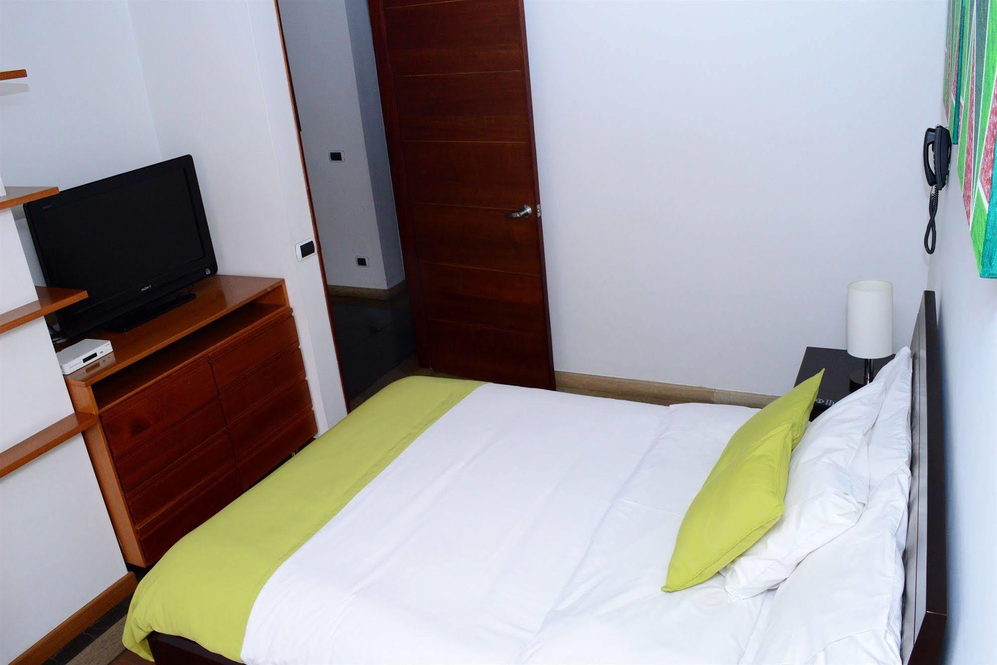 Aparthotel Prisma Chico 94