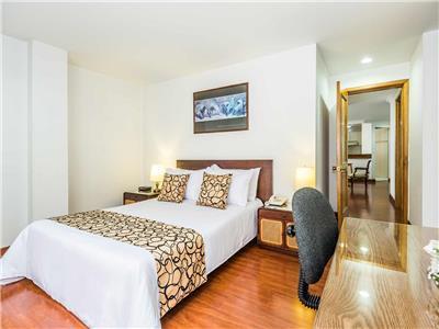 Travelers Fontana Plaza Aparthotel 4*