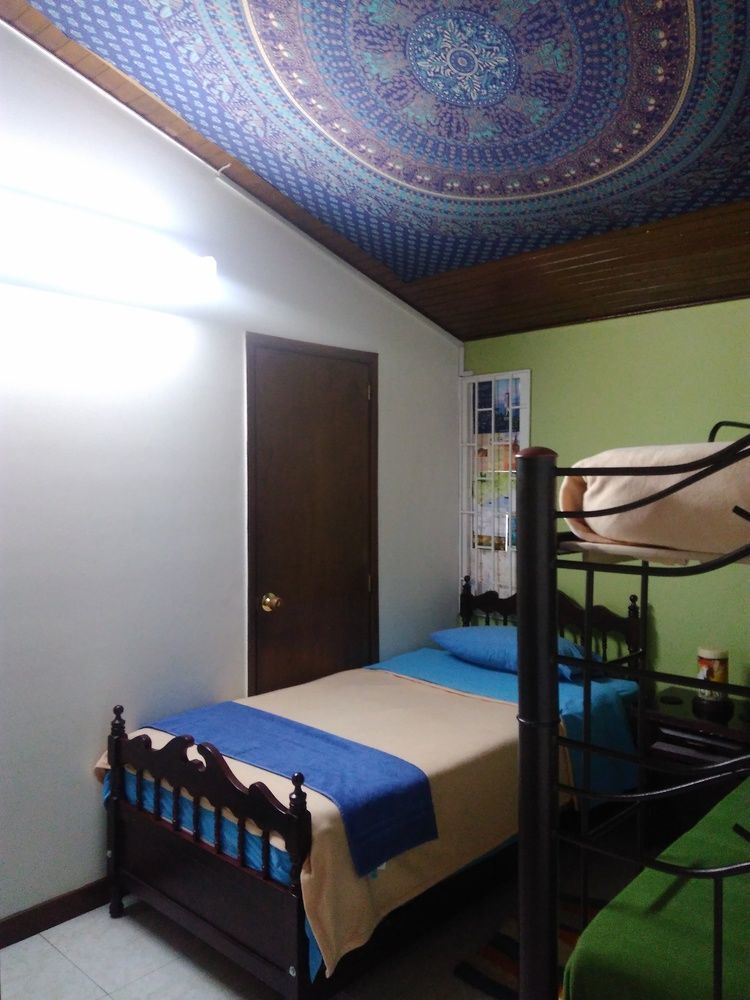 En Casa! Restaurante Y Guest house