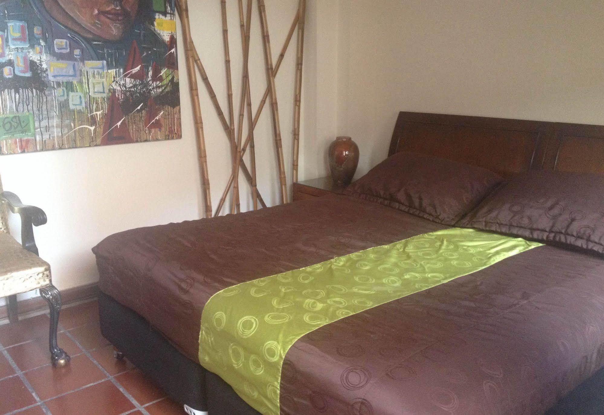 Violeta Park Hostel