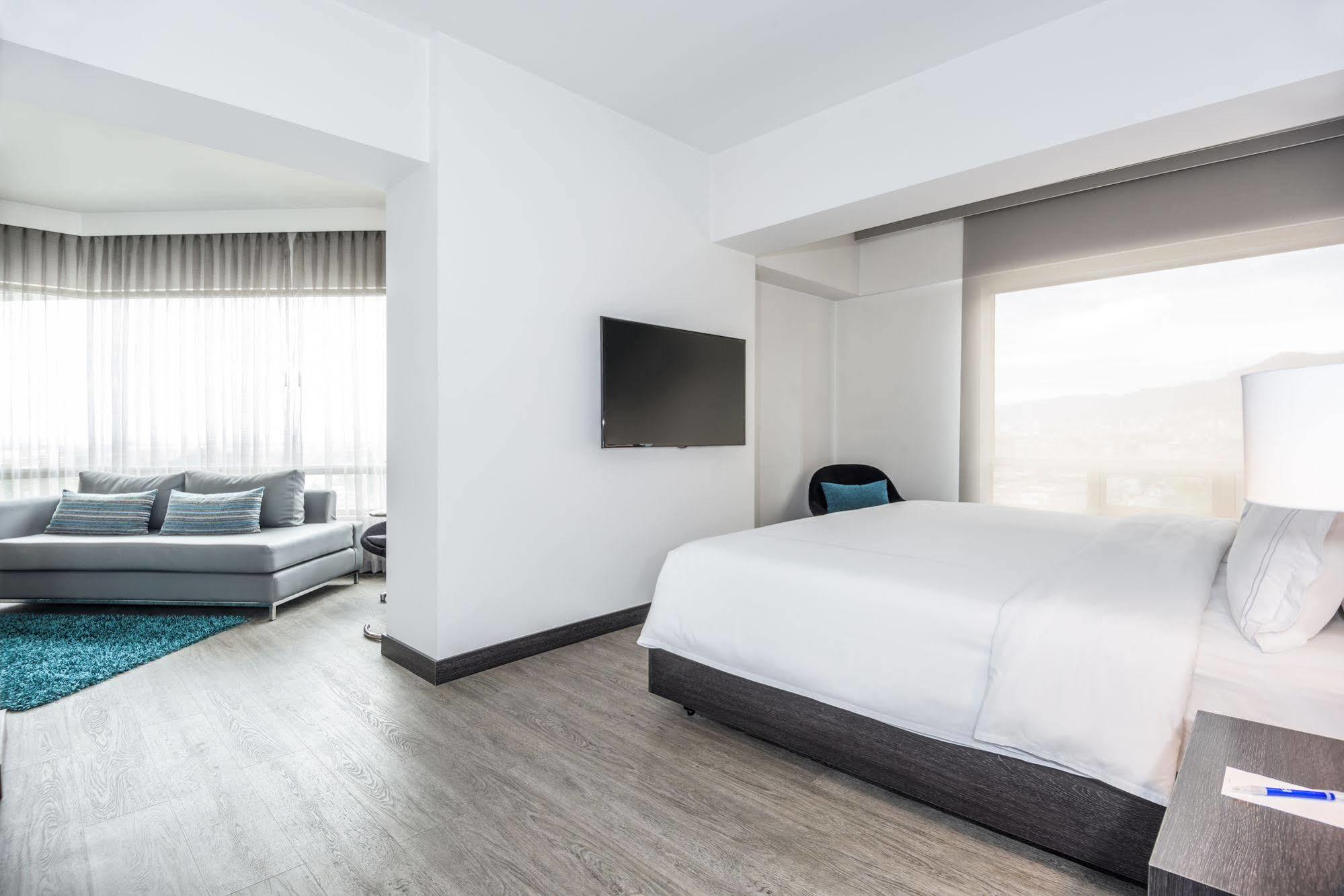 Nh Urban 26 Royal Hotel Bogota