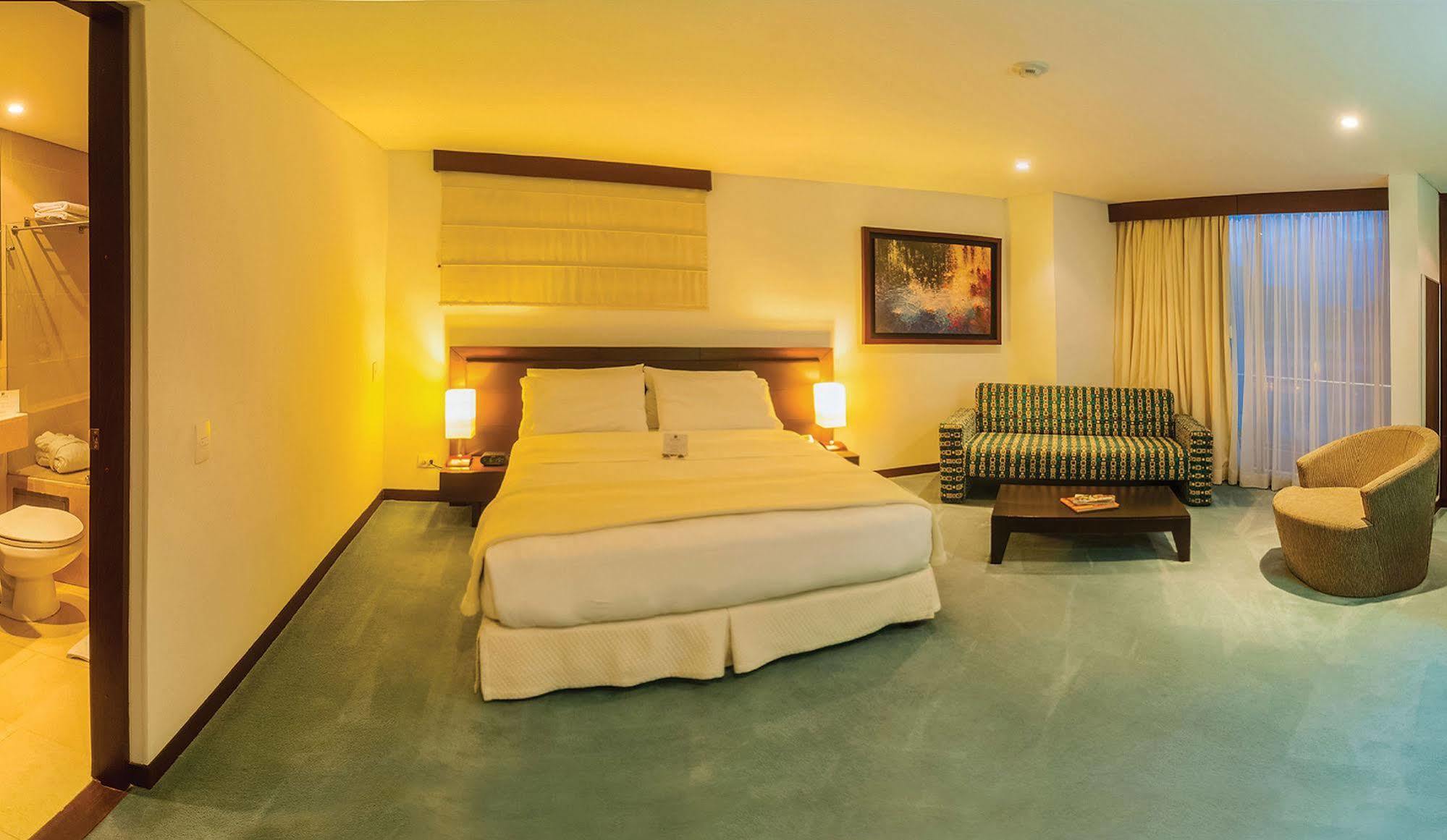 Blue 4* Bogota