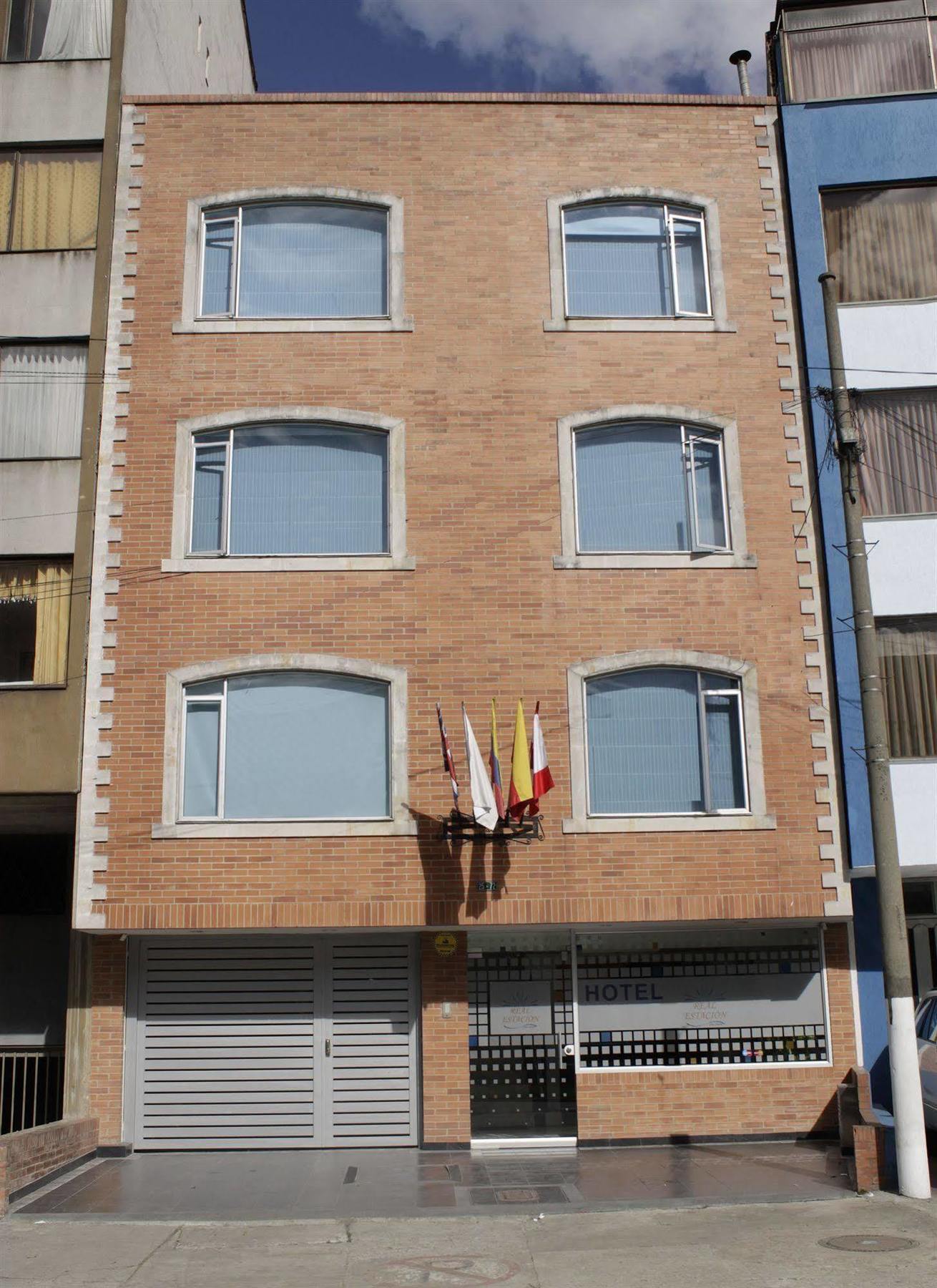 Hotel Real Estacion 3*
