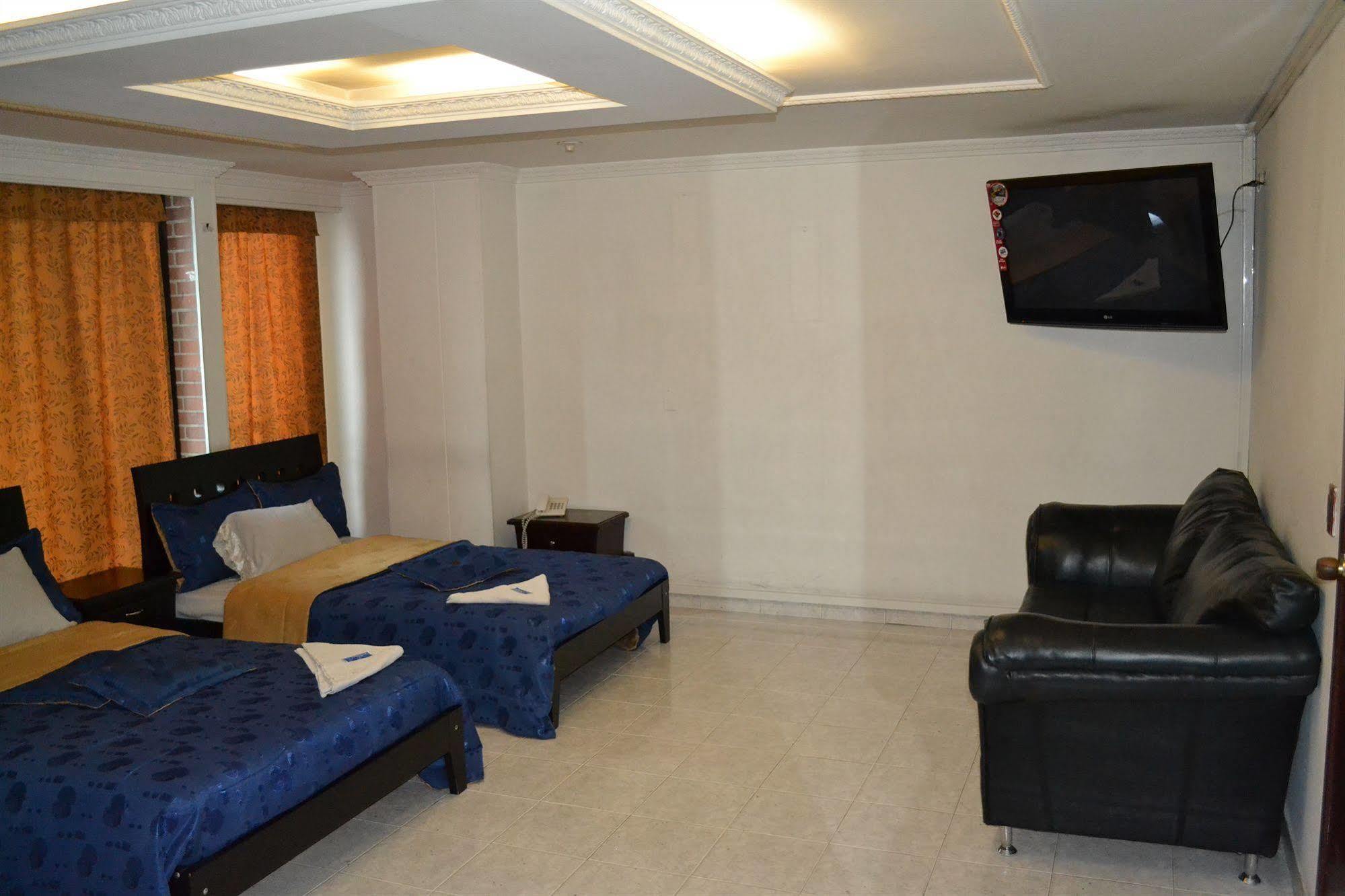 Hotel Elegant Suite 2*