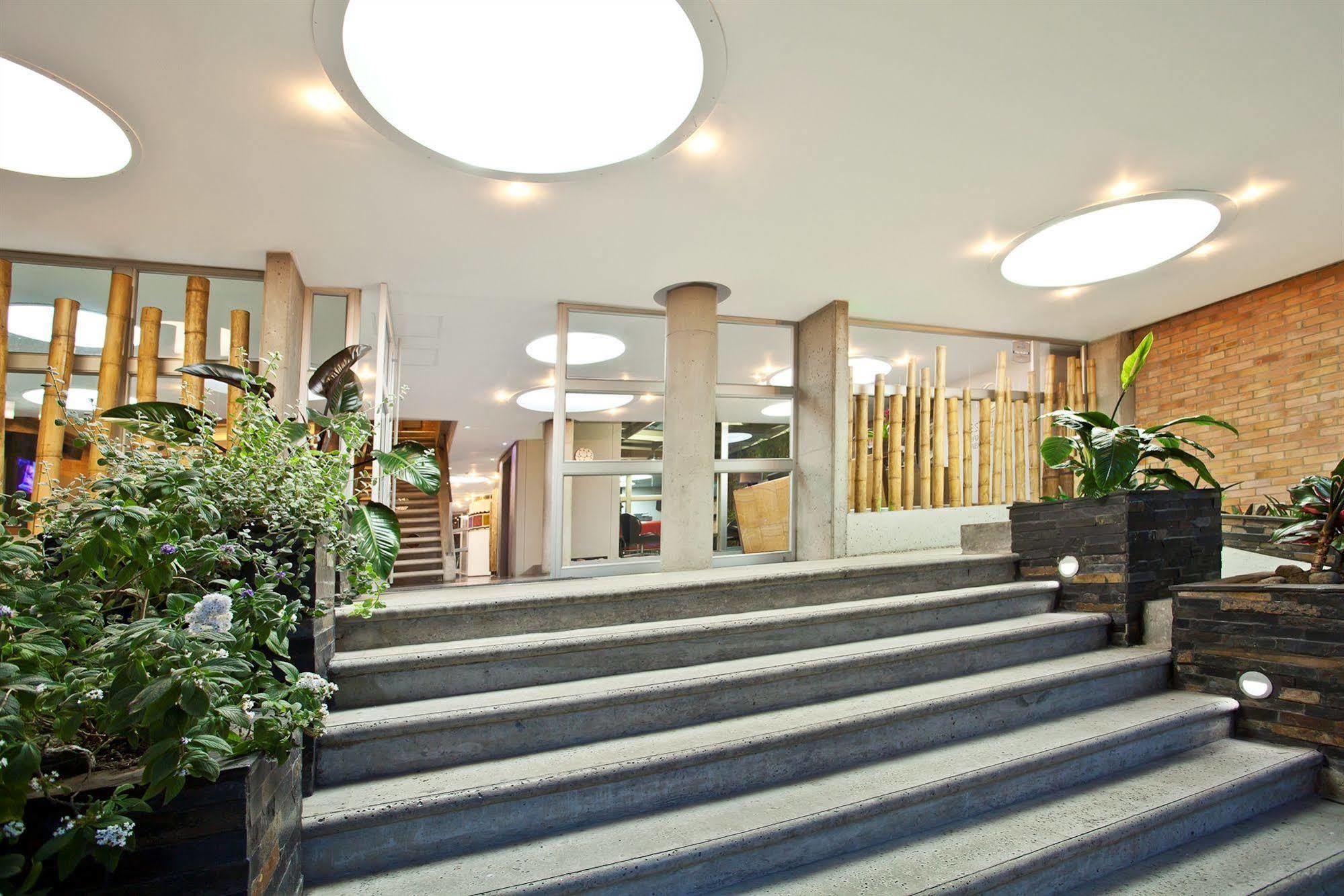 Aparthotel Estelar Aeropuerto