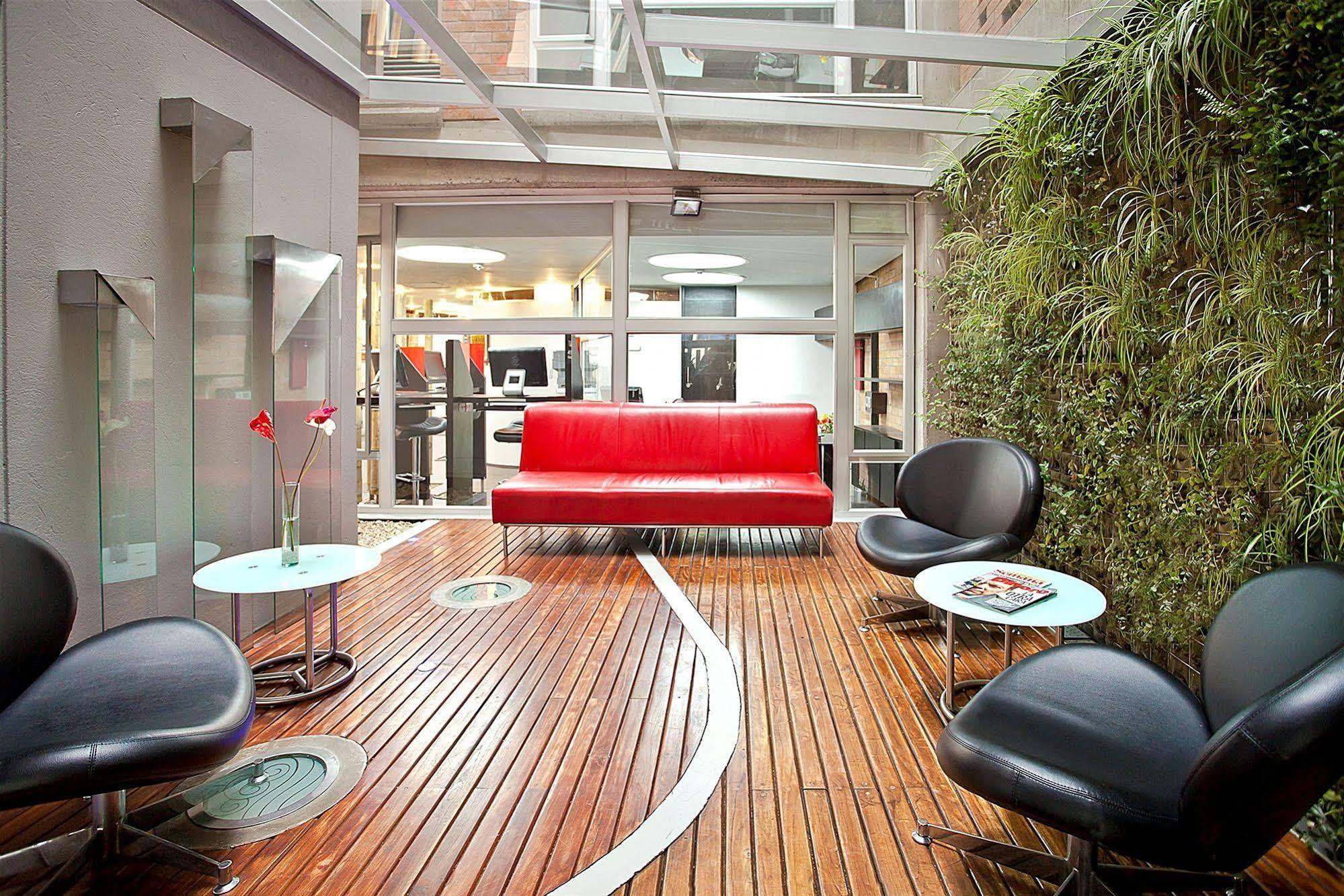 Estelar Aeropuerto Aparthotel 3*