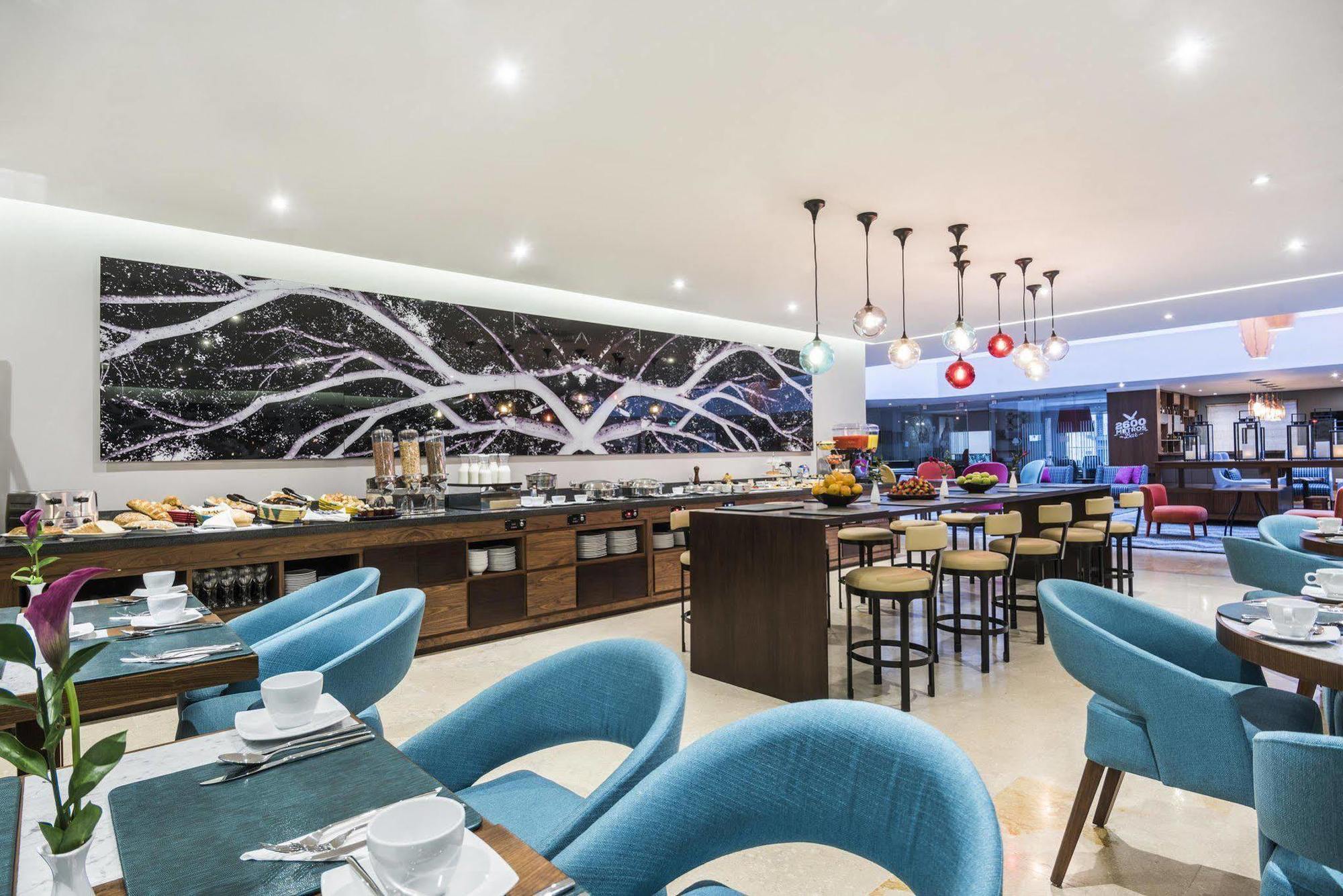 Hotel Cosmos 100 Executive 4*