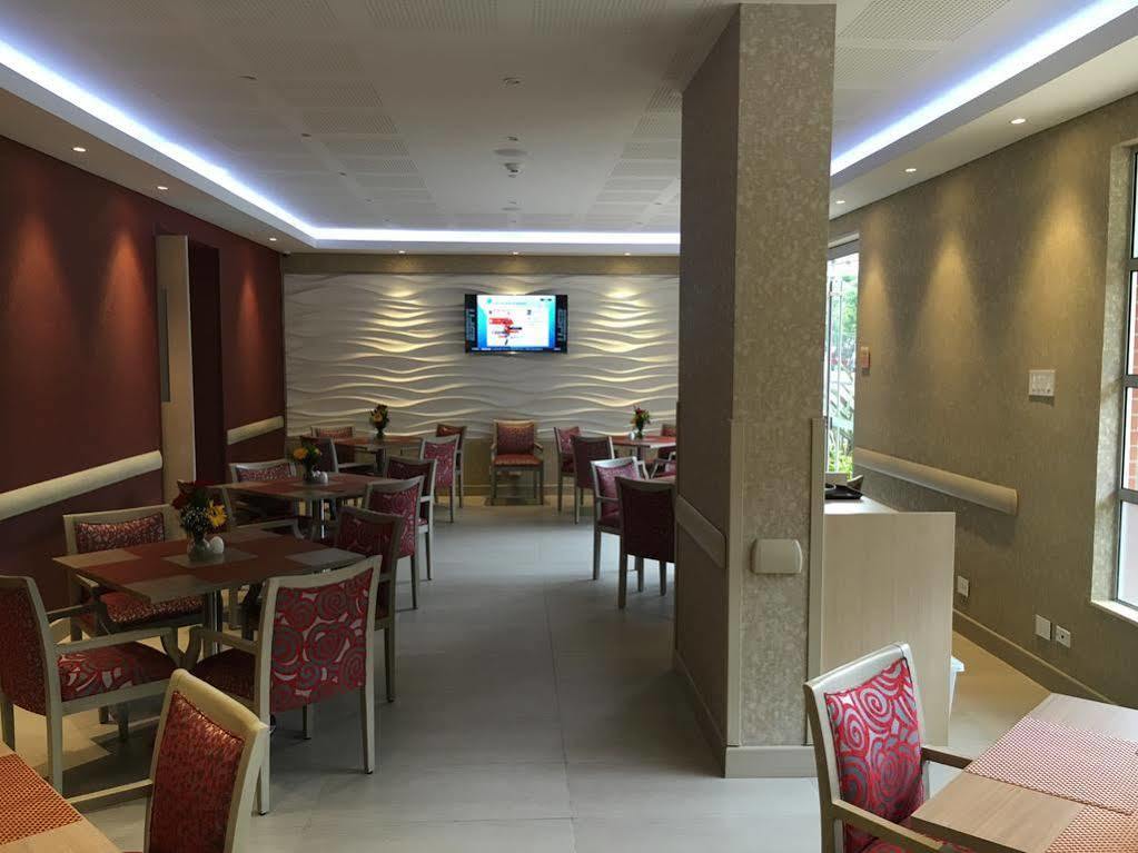 Apartahotel Apartamentos Plaza Suites 4*